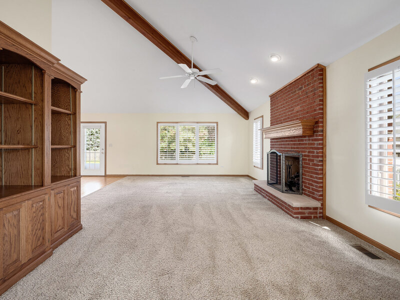 1540 Hillcrest Lane Woodridge IL 60517