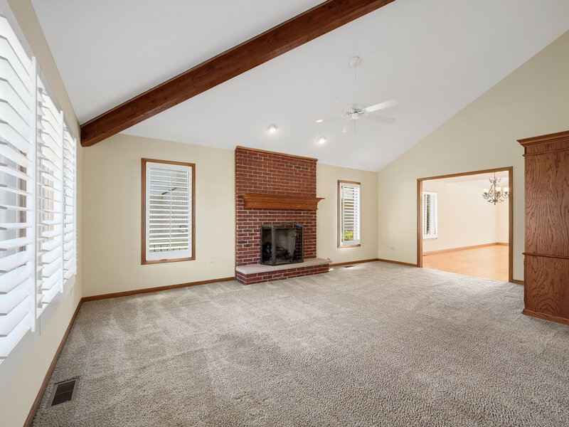 1540 Hillcrest Lane Woodridge IL 60517