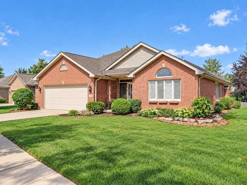1540 Hillcrest Lane Woodridge IL 60517