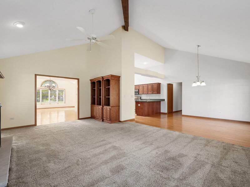 1540 Hillcrest Lane Woodridge IL 60517