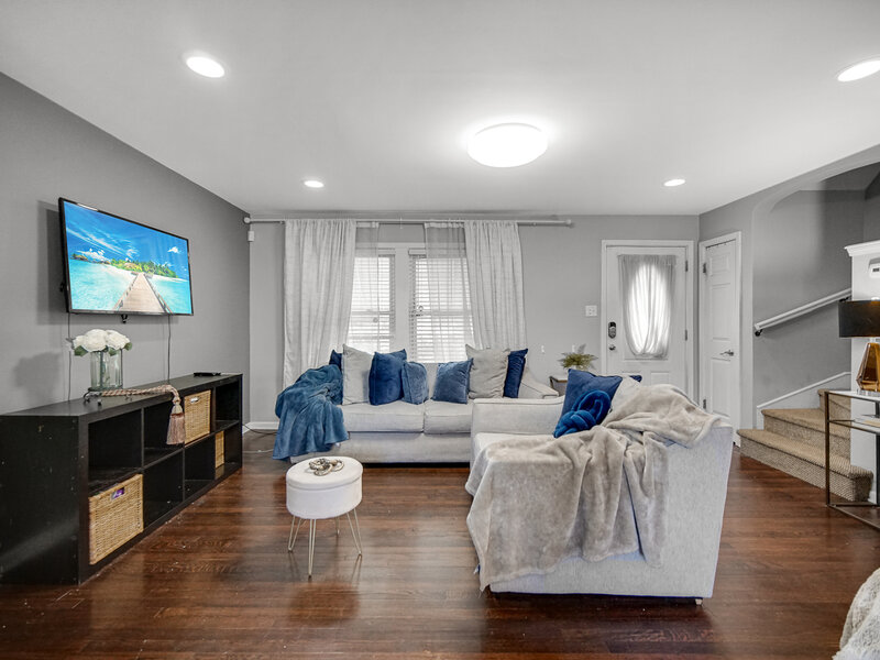 9831 S Prairie Avenue Chicago IL 60628