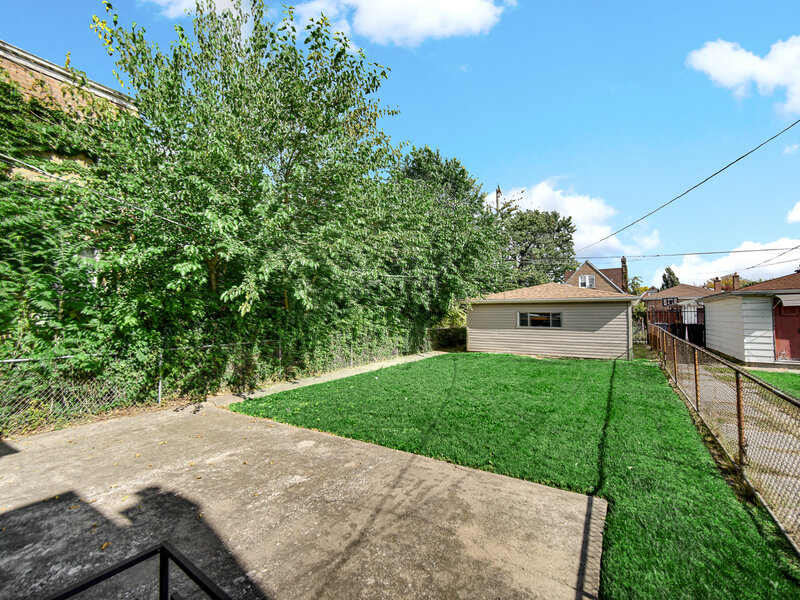 9831 S Prairie Avenue Chicago IL 60628