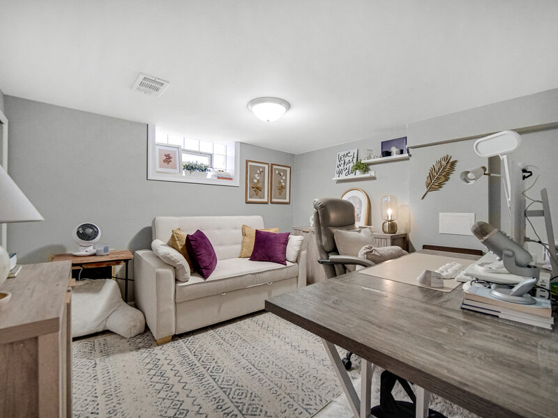 9831 S Prairie Avenue Chicago IL 60628