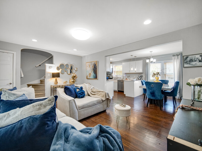 9831 S Prairie Avenue Chicago IL 60628