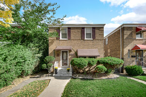 Photo of 9831 S Prairie Avenue Chicago IL 60628