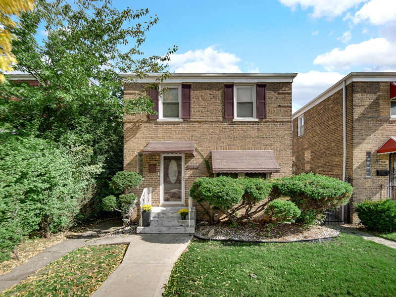 9831 S Prairie Avenue Chicago IL 60628