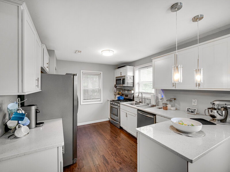 9831 S Prairie Avenue Chicago IL 60628