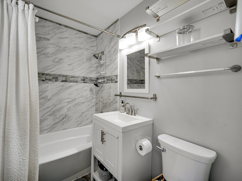 9831 S Prairie Avenue Chicago IL 60628