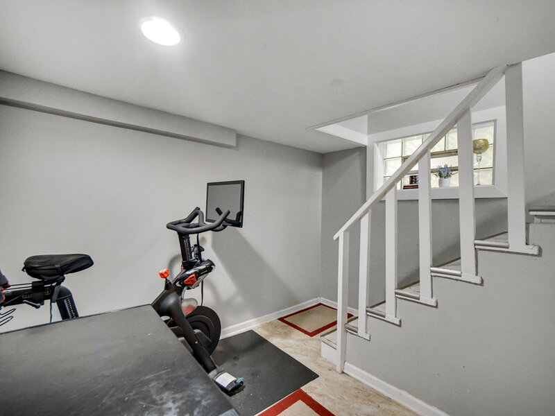 9831 S Prairie Avenue Chicago IL 60628