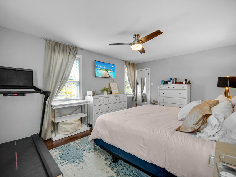 9831 S Prairie Avenue Chicago IL 60628