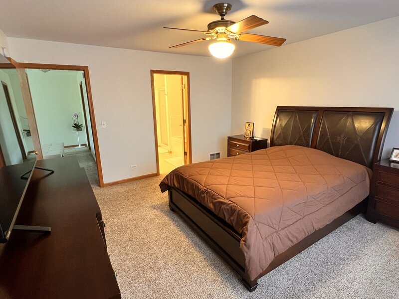 296 Whitfield Drive Sugar Grove IL 60554
