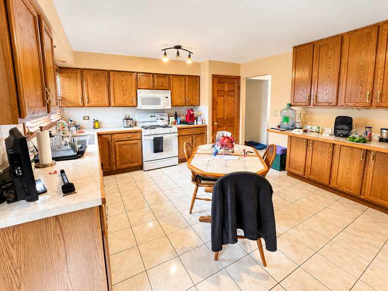 521 King Arthur Way Bolingbrook IL 60440