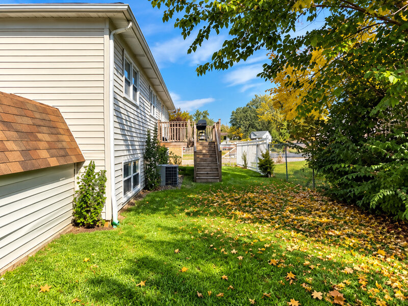 521 King Arthur Way Bolingbrook IL 60440