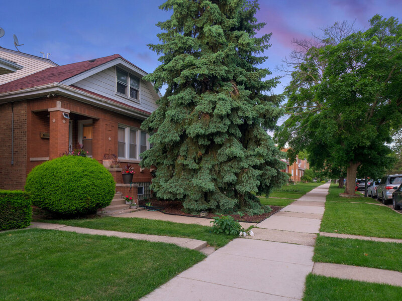 5438 W Melrose Street Chicago IL 60641