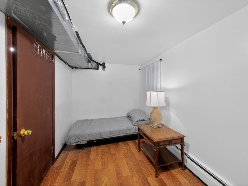 5438 W Melrose Street Chicago IL 60641