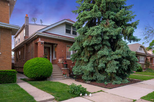 Photo of 5438 W Melrose Street Chicago IL 60641