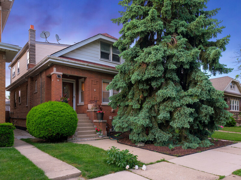 5438 W Melrose Street Chicago IL 60641