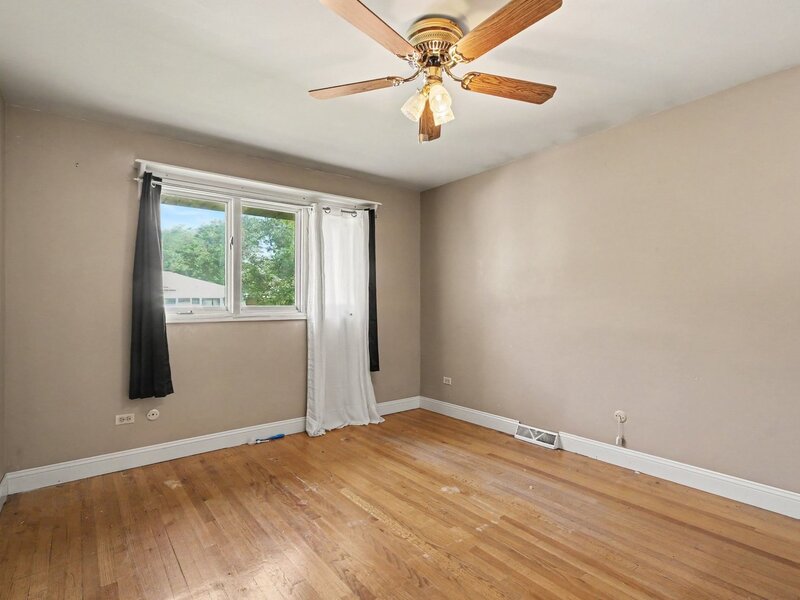 1132 E 166th Place South Holland IL 60473