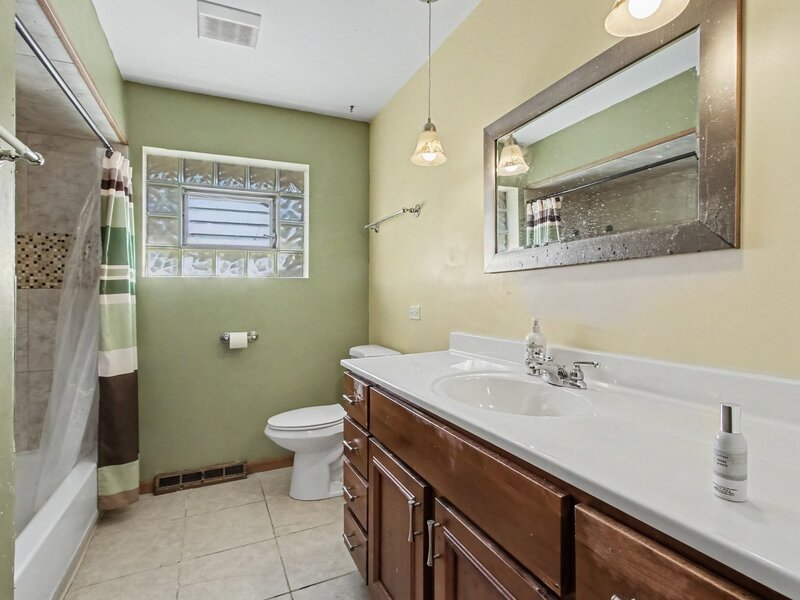 1132 E 166th Place South Holland IL 60473