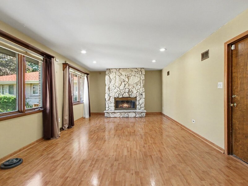 1132 E 166th Place South Holland IL 60473