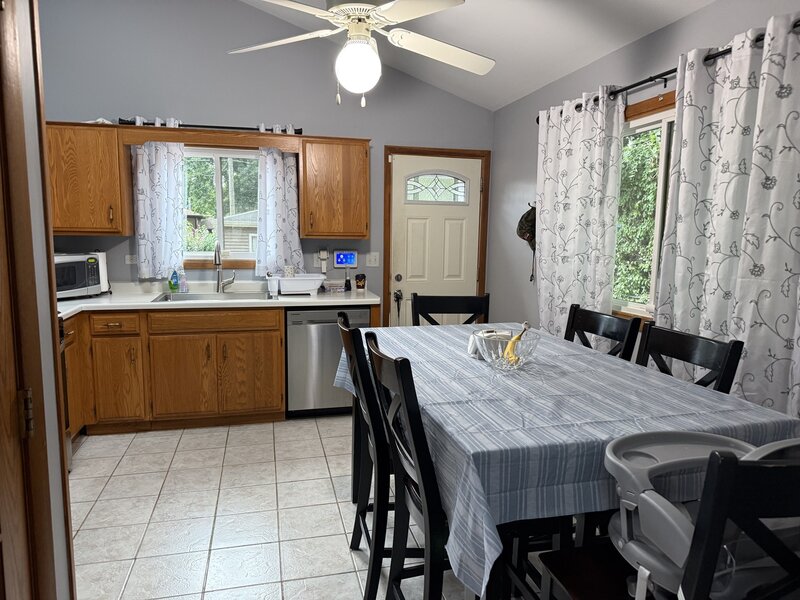 29 Ray Avenue West Chicago IL 60185