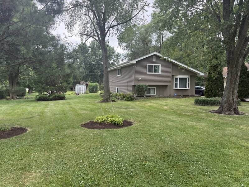 29 Ray Avenue West Chicago IL 60185