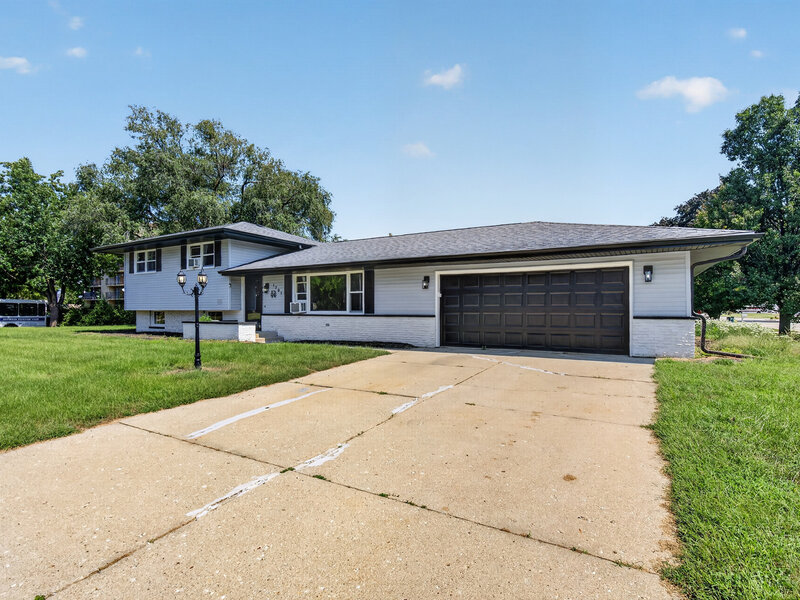 1701 Newton Drive Morris IL 60450