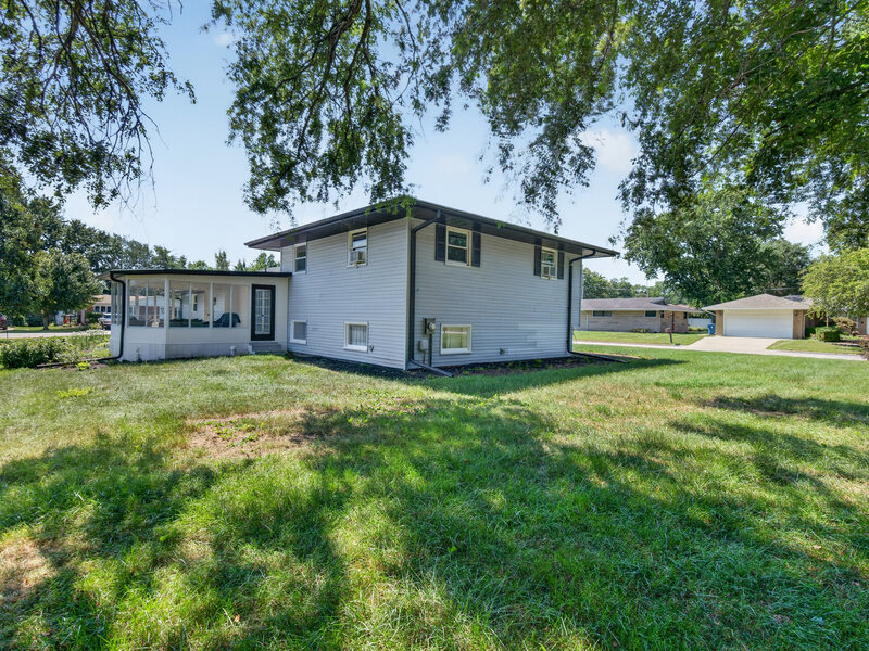 1701 Newton Drive Morris IL 60450