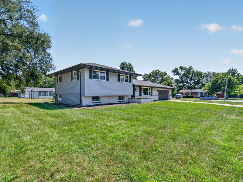 1701 Newton Drive Morris IL 60450