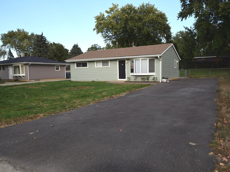 2408 Driftwood Drive Holiday Hills IL 60051