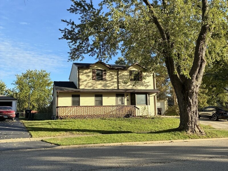 1040 Larkdale Row Wauconda IL 60084