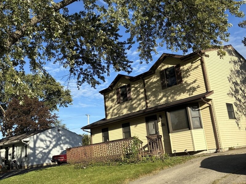 1040 Larkdale Row Wauconda IL 60084