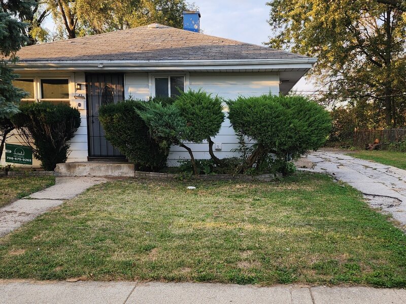43 W 141st Street Dixmoor IL 60426