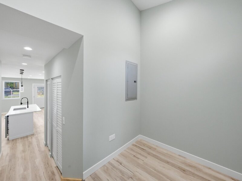 4642 W Monroe Street Chicago IL 60644