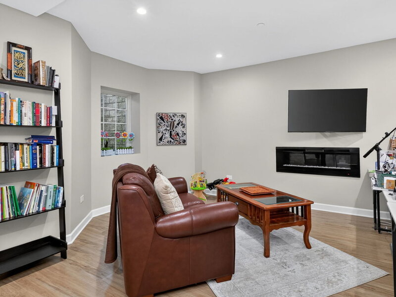 1205 Charleston Court Westmont IL 60559