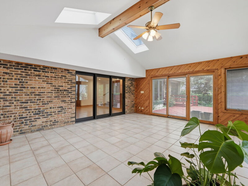 902 N Rohlwing Road Palatine IL 60074