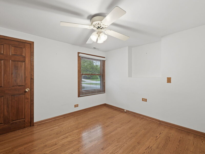 902 N Rohlwing Road Palatine IL 60074