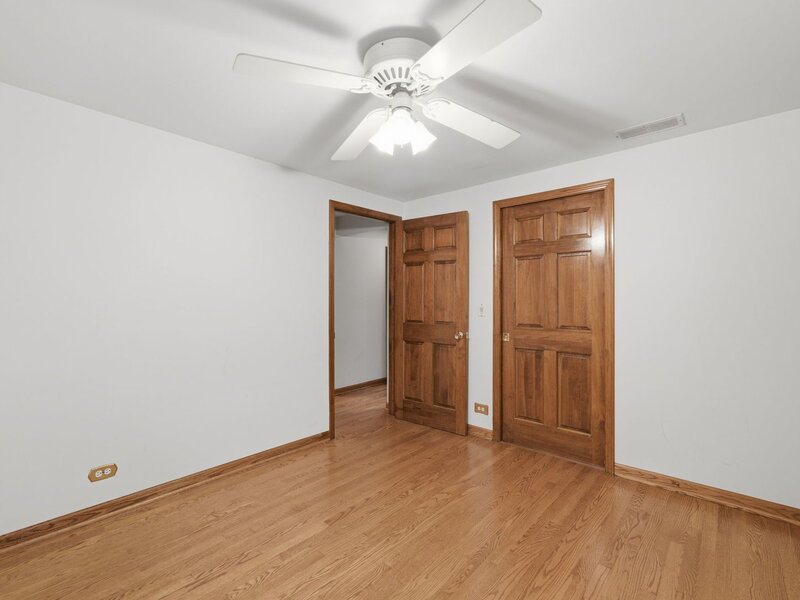 902 N Rohlwing Road Palatine IL 60074