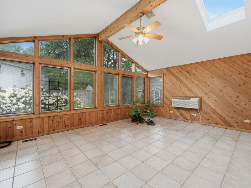 902 N Rohlwing Road Palatine IL 60074