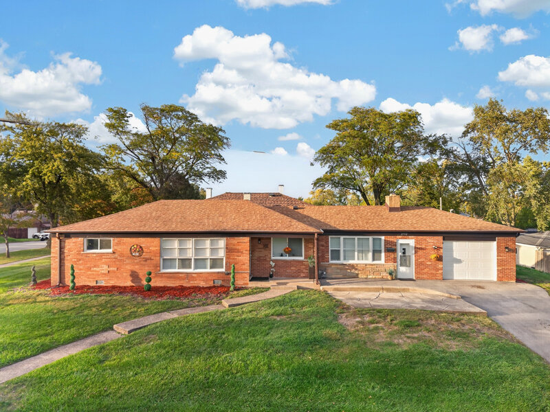 2752 Tennyson Place Hazel Crest IL 60429