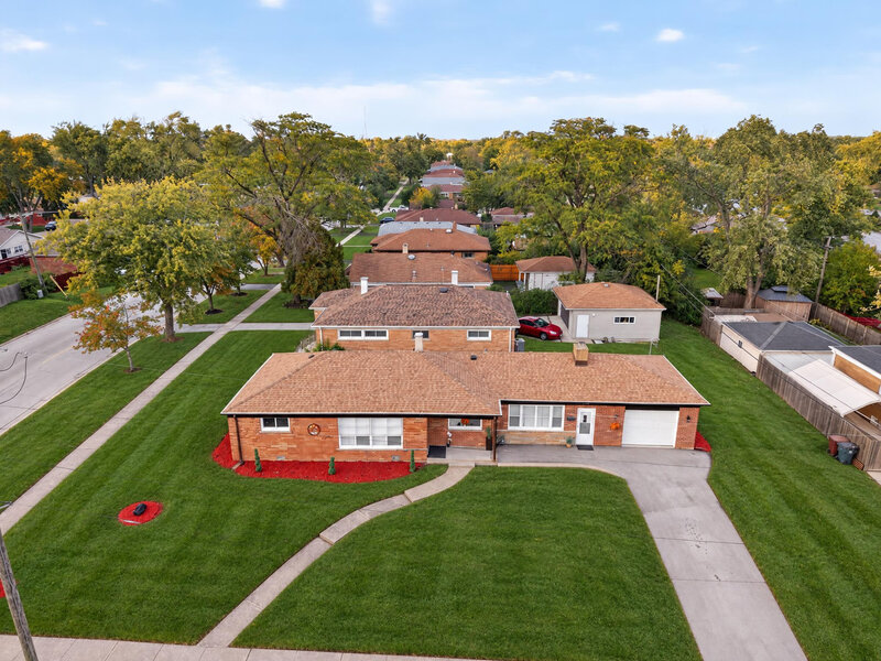 2752 Tennyson Place Hazel Crest IL 60429