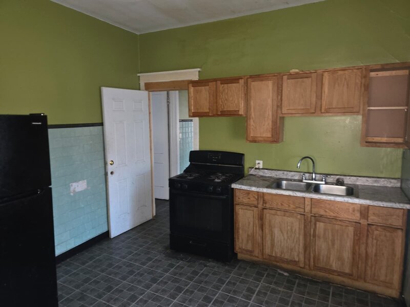 10554 S Avenue L Street Chicago IL 60617