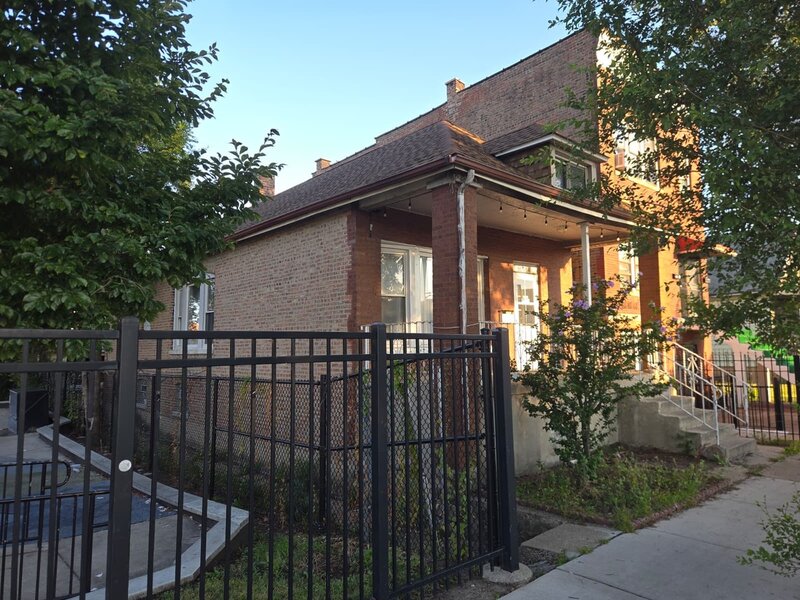 10554 S Avenue L Street Chicago IL 60617