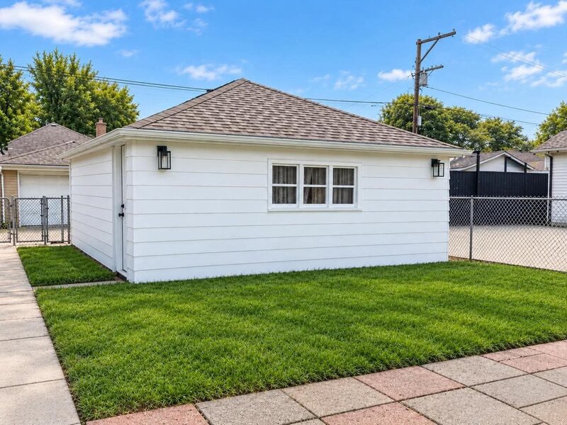 3854 W 67th Place Chicago IL 60629