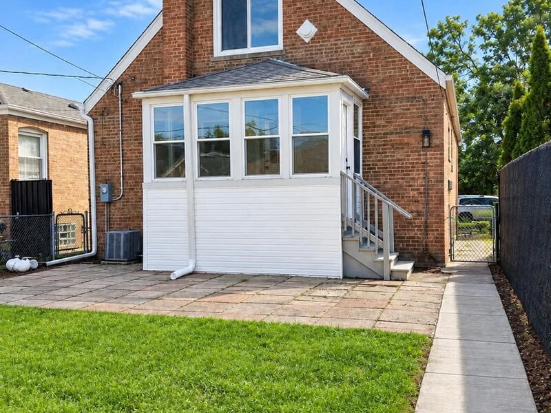 3854 W 67th Place Chicago IL 60629