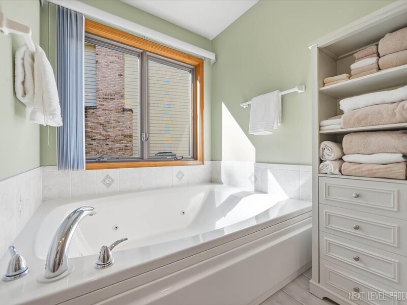 3809 Hagen Court Woodridge IL 60517