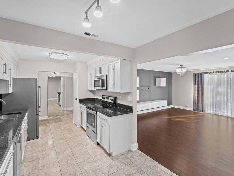 1747 W Crystal Lane Mount Prospect IL 60056