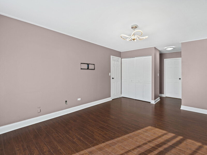 1747 W Crystal Lane Mount Prospect IL 60056