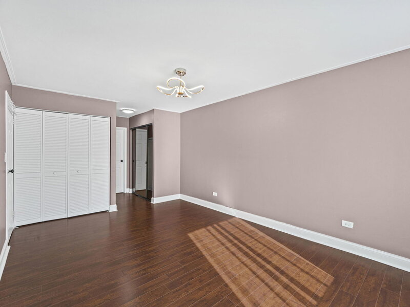 1747 W Crystal Lane Mount Prospect IL 60056