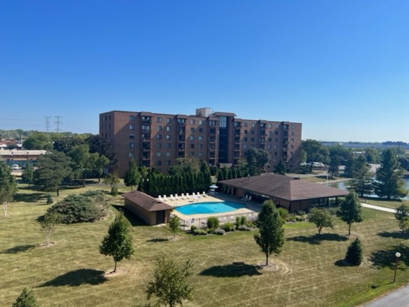 1747 W Crystal Lane Mount Prospect IL 60056